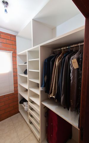 Casa de condomínio para alugar com 283m², 3 quartos e 10 vagasSuíte