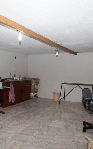 Casa à venda com 248m², 3 quartos e 2 vagasDepósito