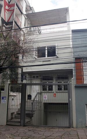 Casa à venda com 248m², 3 quartos e 2 vagasFachada