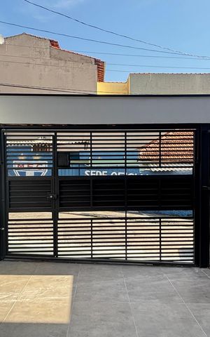 Casa à venda com 70m², 2 quartos e 2 vagas Casa à venda com 70m², 2 quartos e 2 vagasGaragem