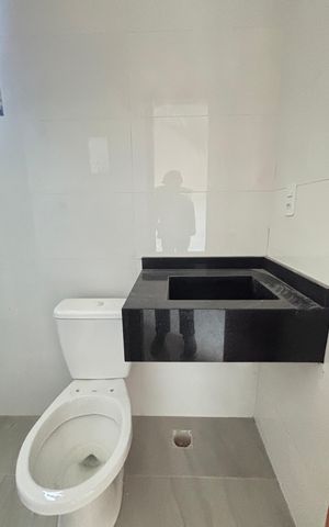 Casa à venda com 70m², 2 quartos e 2 vagas Casa à venda com 70m², 2 quartos e 2 vagasBanheiro da Suíte 2