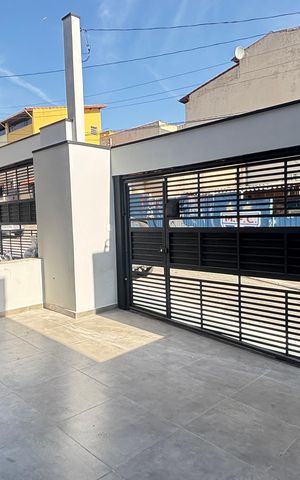 Casa à venda com 70m², 2 quartos e 2 vagas Casa à venda com 70m², 2 quartos e 2 vagasGaragem
