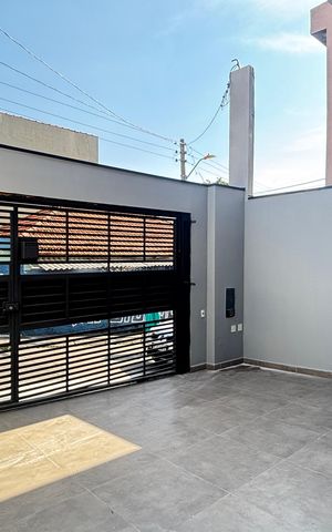 Casa à venda com 70m², 2 quartos e 2 vagas Casa à venda com 70m², 2 quartos e 2 vagasGaragem