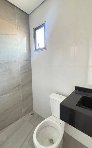 Casa à venda com 70m², 2 quartos e 2 vagas Casa à venda com 70m², 2 quartos e 2 vagasBanheiro da Suíte 2