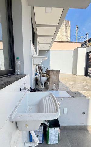 Casa à venda com 70m², 2 quartos e 2 vagas Casa à venda com 70m², 2 quartos e 2 vagasÁrea de Serviço