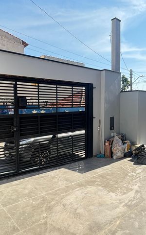 Casa à venda com 70m², 2 quartos e 2 vagas Casa à venda com 70m², 2 quartos e 2 vagasGaragem