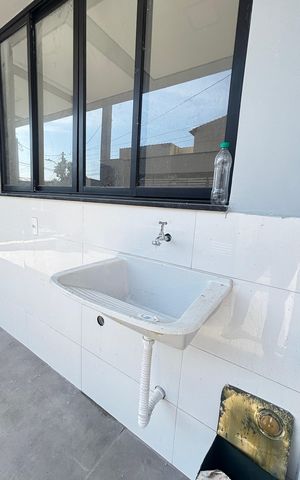 Casa à venda com 70m², 2 quartos e 2 vagas Casa à venda com 70m², 2 quartos e 2 vagasÁrea de Serviço