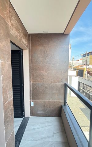 Casa à venda com 70m², 2 quartos e 2 vagas Casa à venda com 70m², 2 quartos e 2 vagasVaranda da Suíte 1