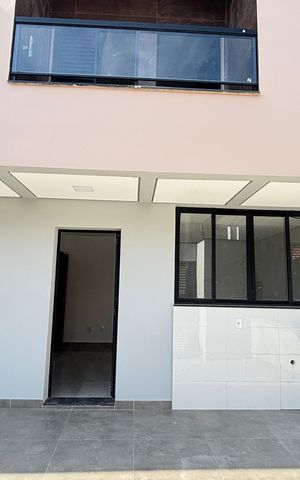 Casa à venda com 70m², 2 quartos e 2 vagas Casa à venda com 70m², 2 quartos e 2 vagasGaragem