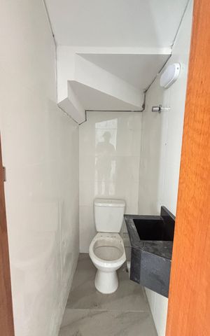 Casa à venda com 70m², 2 quartos e 2 vagas Casa à venda com 70m², 2 quartos e 2 vagasLavabo