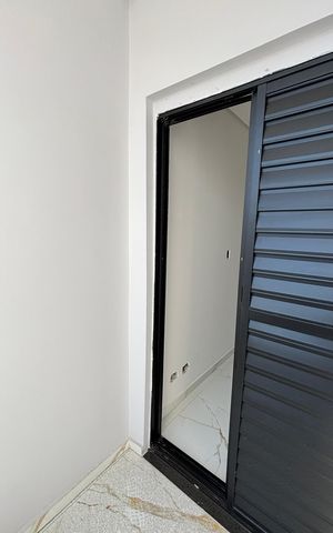 Casa à venda com 95m², 3 quartos e 2 vagas Casa à venda com 95m², 3 quartos e 2 vagasQuarto 1 Varanda