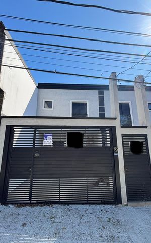 Casa à venda com 95m², 3 quartos e 2 vagas Casa à venda com 95m², 3 quartos e 2 vagasFachada/Placa