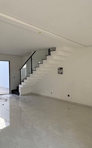 Casa à venda com 95m², 3 quartos e 2 vagas Casa à venda com 95m², 3 quartos e 2 vagasSala de Jantar