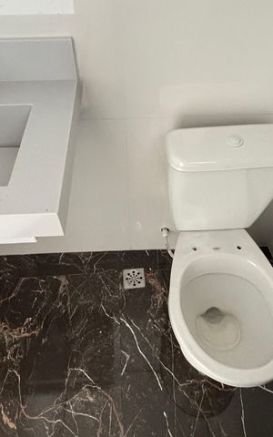 Casa à venda com 95m², 3 quartos e 2 vagas Casa à venda com 95m², 3 quartos e 2 vagasLavabo