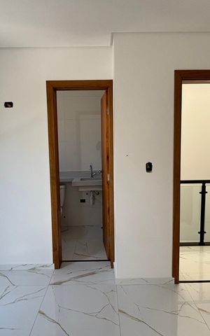 Casa à venda com 95m², 3 quartos e 2 vagas Casa à venda com 95m², 3 quartos e 2 vagasSuite