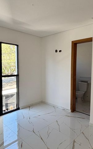 Casa à venda com 95m², 3 quartos e 2 vagas Casa à venda com 95m², 3 quartos e 2 vagasSuite