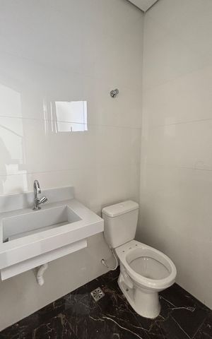Casa à venda com 95m², 3 quartos e 2 vagas Casa à venda com 95m², 3 quartos e 2 vagasLavabo