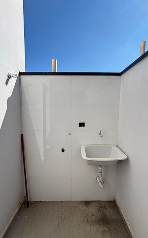 Casa à venda com 95m², 3 quartos e 2 vagas Casa à venda com 95m², 3 quartos e 2 vagasÁrea de Serviço
