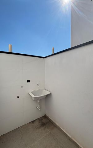 Casa à venda com 95m², 3 quartos e 2 vagas Casa à venda com 95m², 3 quartos e 2 vagasÁrea de Serviço