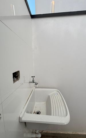 Casa à venda com 95m², 3 quartos e 2 vagas Casa à venda com 95m², 3 quartos e 2 vagasÁrea de Serviço