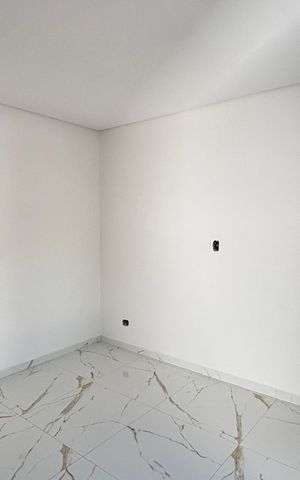 Casa à venda com 95m², 3 quartos e 2 vagas Casa à venda com 95m², 3 quartos e 2 vagasSuite