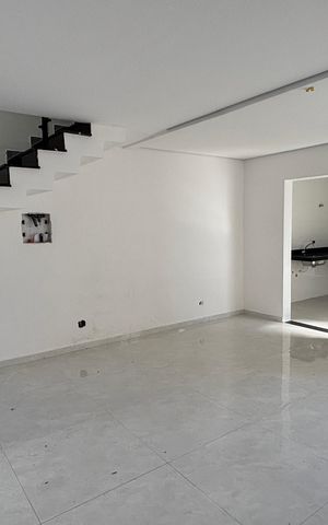 Casa à venda com 95m², 3 quartos e 2 vagas Casa à venda com 95m², 3 quartos e 2 vagasSala de Jantar