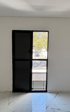 Casa à venda com 95m², 3 quartos e 2 vagas Casa à venda com 95m², 3 quartos e 2 vagasSuite