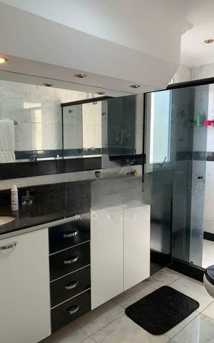 Casa à venda com 560m², 6 quartos e 6 vagas