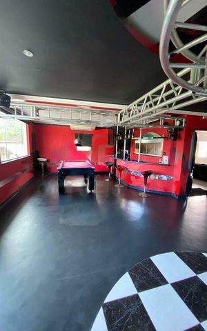 Casa à venda com 560m², 6 quartos e 6 vagas