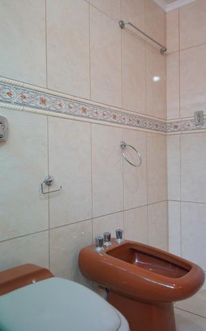 Casa à venda com 400m², 5 quartos e 3 vagasBanheiro Corredor 1