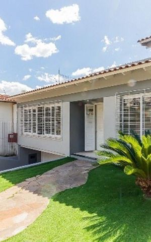 Casa à venda com 400m², 5 quartos e 3 vagasFachada Interna