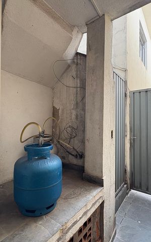 Casa à venda com 264m², 5 quartos e sem vaga Casa à venda com 264m², 5 quartos e sem vagaQuintal entre as casas