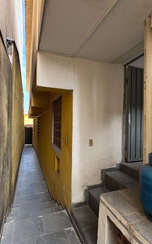 Casa à venda com 264m², 5 quartos e sem vaga Casa à venda com 264m², 5 quartos e sem vagaQuintal entre as casas