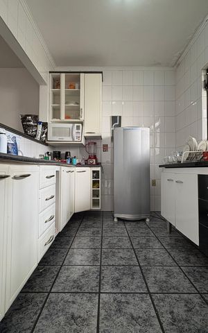 Casa à venda com 264m², 5 quartos e sem vaga Casa à venda com 264m², 5 quartos e sem vagaCozinha casa 2