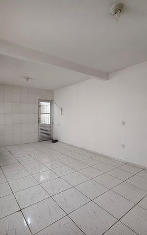 Casa à venda com 264m², 5 quartos e sem vaga Casa à venda com 264m², 5 quartos e sem vagaSala
