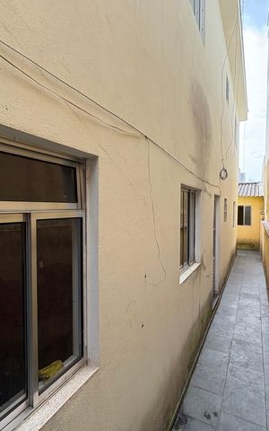 Casa à venda com 264m², 5 quartos e sem vaga Casa à venda com 264m², 5 quartos e sem vagaQuintal entre as casas