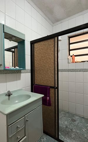 Casa à venda com 264m², 5 quartos e sem vaga Casa à venda com 264m², 5 quartos e sem vagaBanheiro casa 2