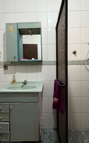 Casa à venda com 264m², 5 quartos e sem vaga Casa à venda com 264m², 5 quartos e sem vagaBanheiro casa 2