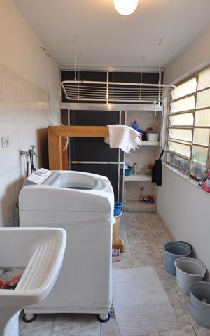 Casa à venda com 300m², 3 quartos e 2 vagasÁrea de Serviço