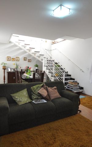 Casa à venda com 300m², 3 quartos e 2 vagasSala