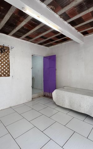 Casa para alugar com 24m², 1 quarto e 1 vaga Casa para alugar com 24m², 1 quarto e 1 vagaSala/Quarto