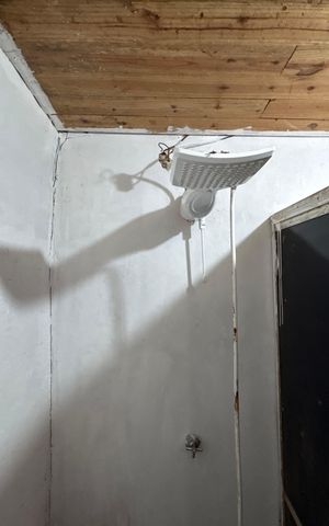 Casa para alugar com 24m², 1 quarto e 1 vaga Casa para alugar com 24m², 1 quarto e 1 vagaBanheiro