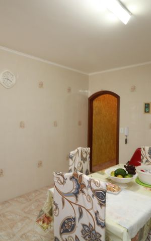 Casa à venda com 180m², 2 quartos e 2 vagasCozinha