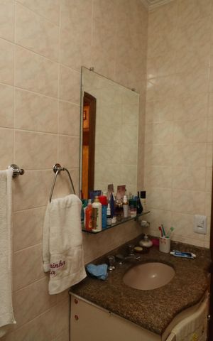 Casa à venda com 180m², 2 quartos e 2 vagasBanheiro Social 2