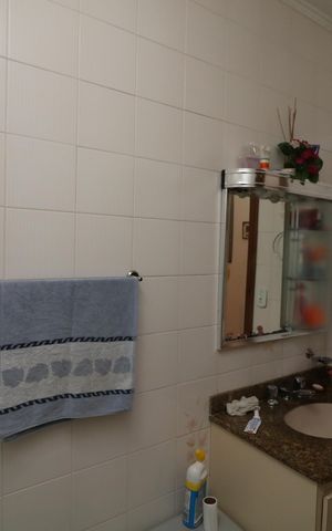 Casa à venda com 180m², 2 quartos e 2 vagasBanheiro Social 1