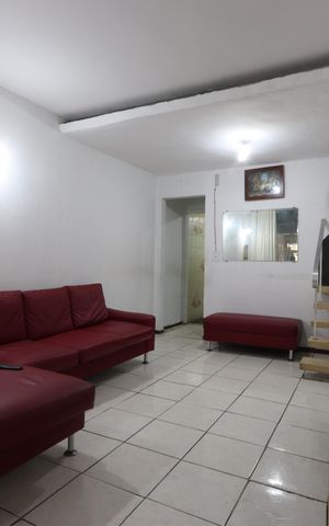 Casa à venda com 72m², 2 quartos e 1 vagaSala