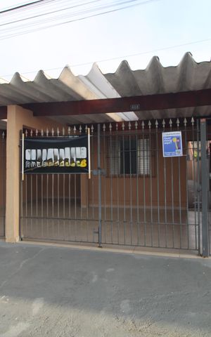 Casa à venda com 248m², 4 quartos e 2 vagasFachada
