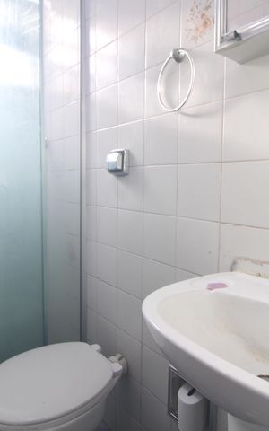 Casa à venda com 248m², 4 quartos e 2 vagasEdícula - banheiro