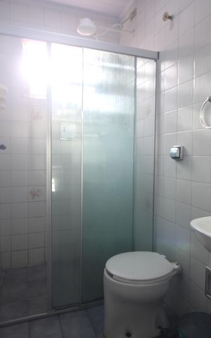 Casa à venda com 248m², 4 quartos e 2 vagasEdícula - banheiro