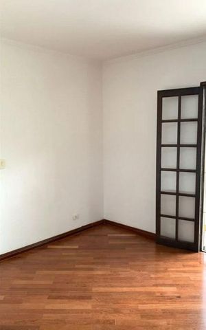 Casa à venda com 200m², 3 quartos e 2 vagas Casa à venda com 200m², 3 quartos e 2 vagasQuarto